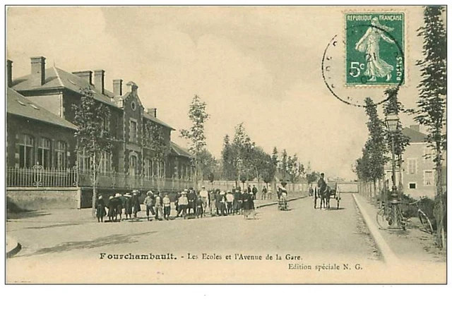 58.FOURCHAMBAULT.n°34.LES ECOLES ET L'AVENUE DE LA GARE