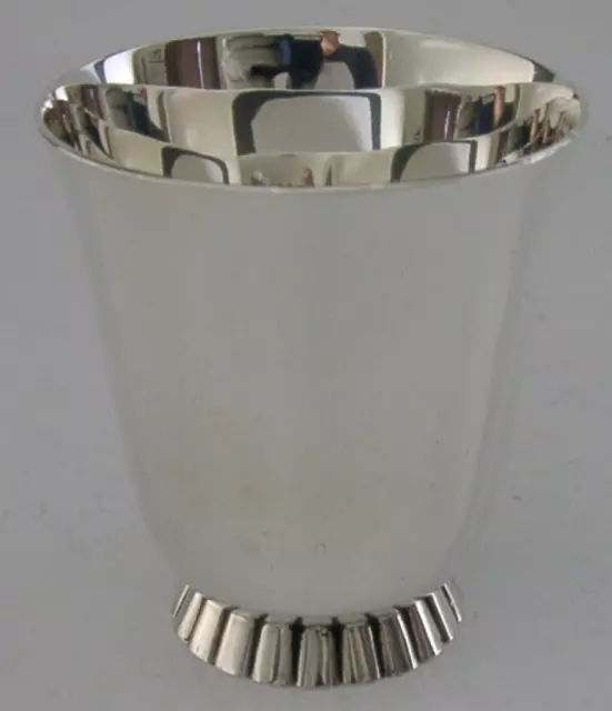 QUALITY STYLISH ENGLISH SOLID STERLING SILVER BEAKER CUP 1956 BARWARE 54g