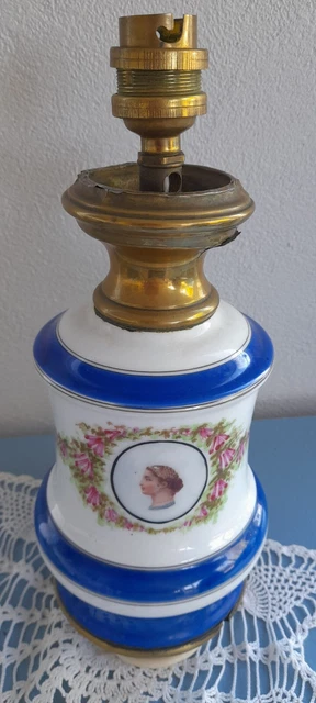 Lampe Ancienne En Porcelaine Et Laiton