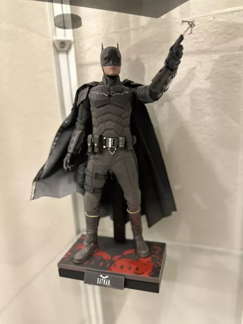 Hot Toys MMS638 THE BATMAN 1/6 Regular Version