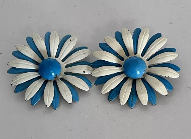 Vintage Enamel Flower Daisy Blue White Clip On Earrings Set MCM Mod Hippy