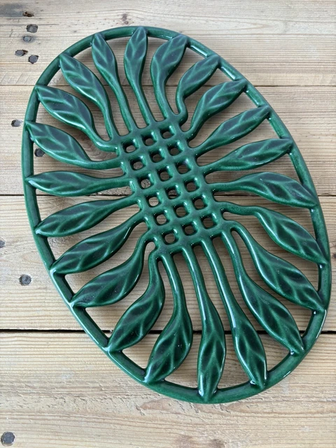 ANCIEN DESSOUS DE Plat INVICTA en fonte émaillée à Décor d' Hippocampe EUR 15,00 - FR ANCIEN DESSOUS DE Plat INVICTA en fonte émaillée à Décor d' Hippocampe EUR 15,00 - FR