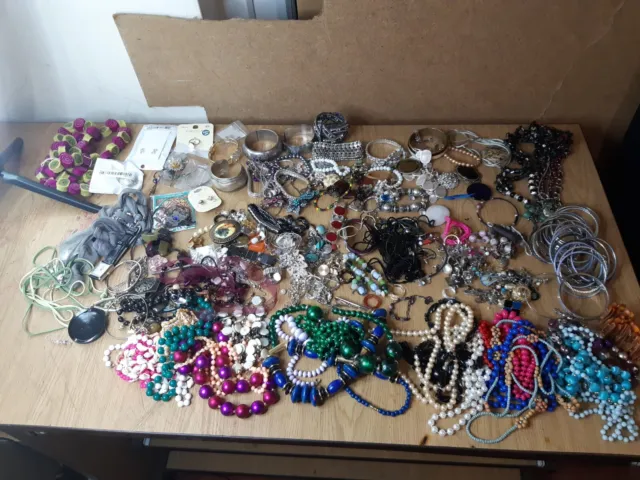 Job lot of Costume Jewellery 3Kg + Assorted Items   /spares or repairs