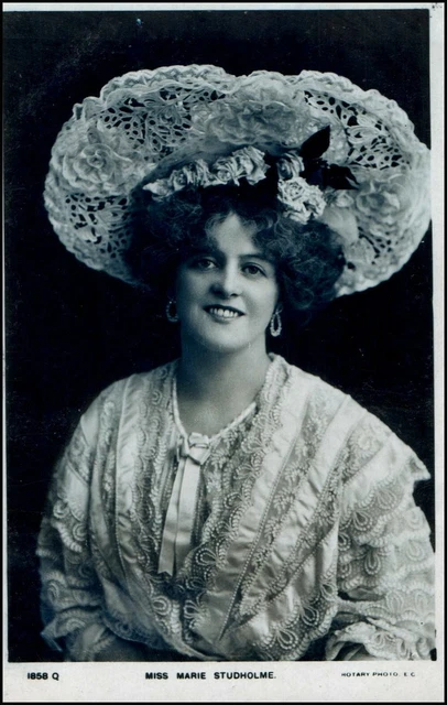 A1298 Glamour Marie Studholme Rotary vintage postcard