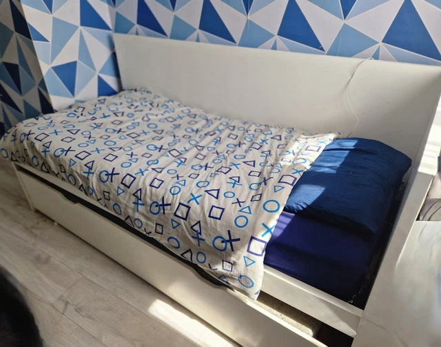 SINGLE BED WITH Pull Out Bed X2 Mattresses £40.00 PicClick UK