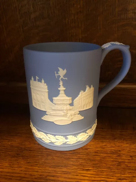 Piccadilly Circus Blue Wedgwood Jasperware Christmas 1971 Coffee Tea Mug England