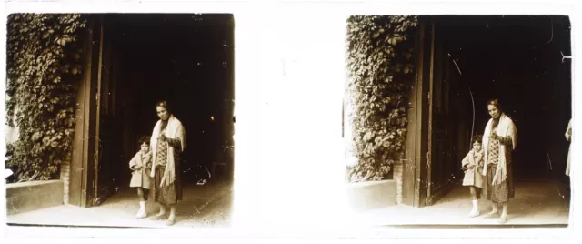 FRANCE Family Amateur Photo c1930 Vintage Glass Plate P74L26n10 2