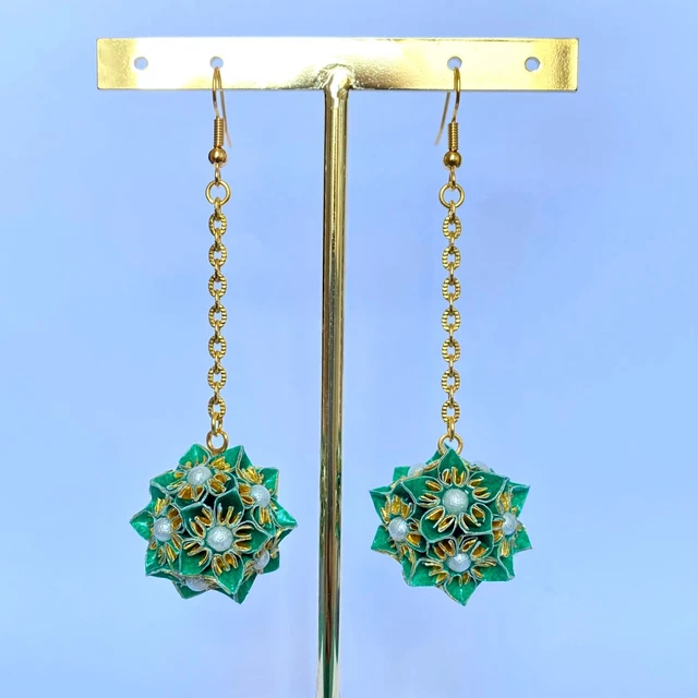 Boucles D'oreilles Dormeuses Rondes – Motif Fleurs Multicolores Origami En Verre – Fait Main – Neuf Sans Emballage