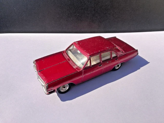 Dinky toys - Opel Admiral, couleur bleu métalisé - neuf en boite ref