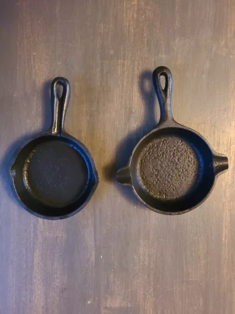 Cast iron skillet Small Wagner Ware 1050 LOT OF 2