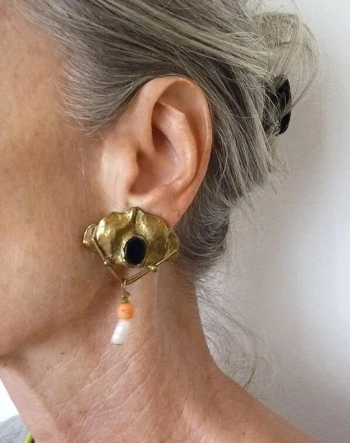 Clips Vintage Art Nouveau En Laiton Avec Corail Et Onyx - Occasion - Bijou Ancien