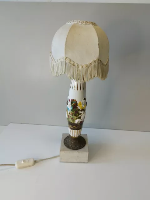 Vecchia lampada da tavolo in porcellana e ottone con paralume -anni 40/50 h 44cm