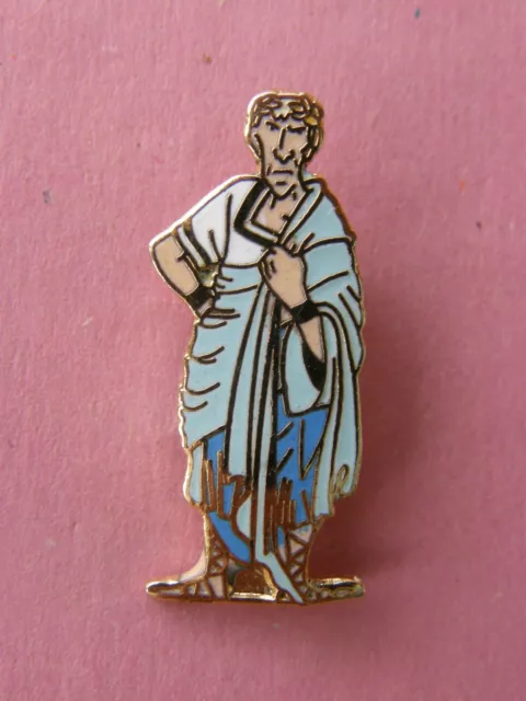 rare broche (no pin's) CESAR  - signé STADIUM - dim:13x28 ,asterix