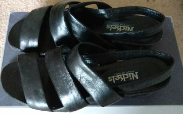 NICHOLS women's Italian made black leather strap sandals, wedge heels, 8.5M.