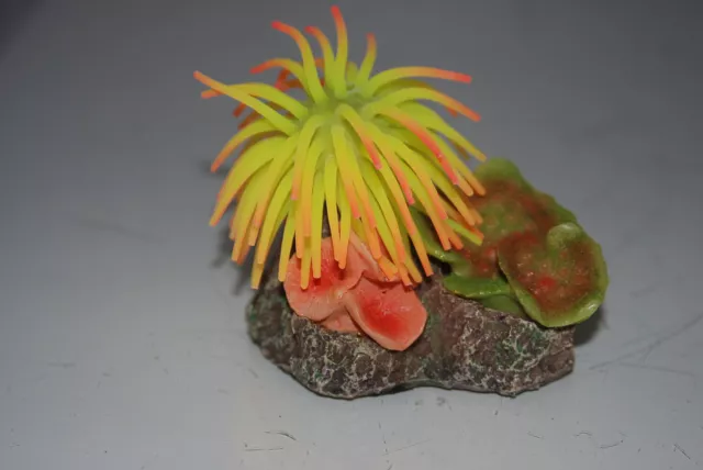 Corail D'Aquarium Jaune & Orange Anémone sur Corail Rock 8.5 x 6 x 7 CM