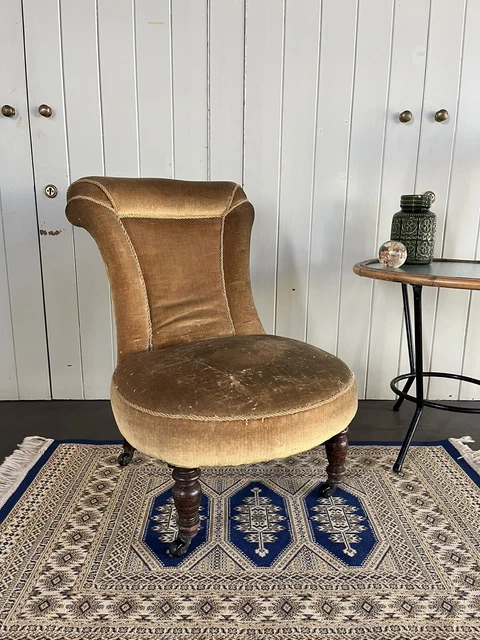 Small Antique Victorian Nursing Bedroom Boudoir Slipper Cocktail Chair