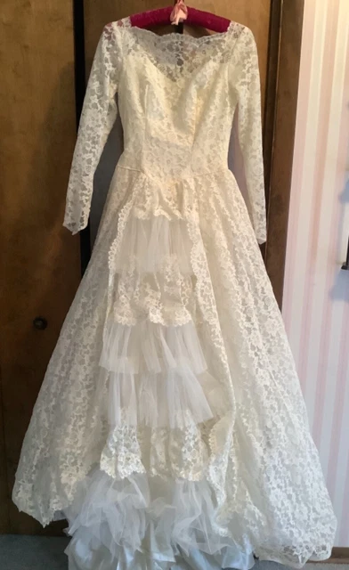Vintage 1959 Lace Wedding Gown and Hand crocheted headpiece with veil