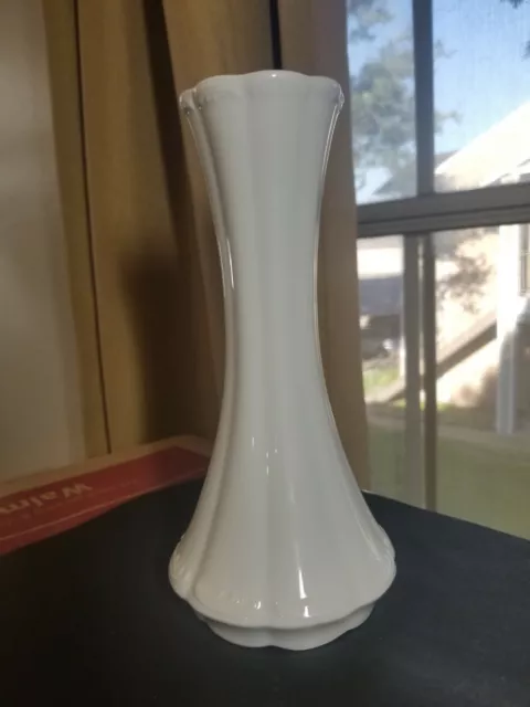 Vintage White Royal Porzellan Bavaria KPM Handarbeit  West Germany Vase 9 1/4"