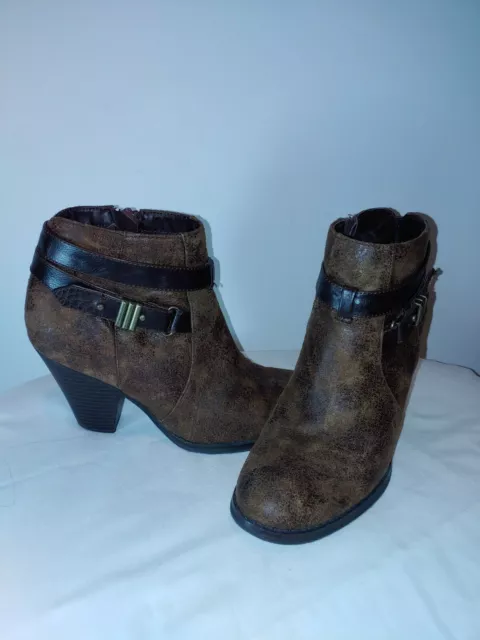 Madden Girl distressed sulleyy ankle boots size 7 straps and buckles boho