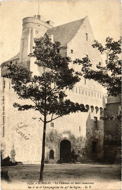 CPA Military - St-MALO - Le Chateau or are barracks (90101)