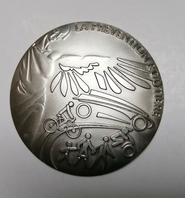 MEDAILLE DE BRONZE ARGENTÉ LA PRÉVENTION ROUTIÈRE SIGNEE ARTHUR BERTRAND MEDAILLE DE BRONZE ARGENTÉ LA PRÉVENTION ROUTIÈRE SIGNEE ARTHUR BERTRAND