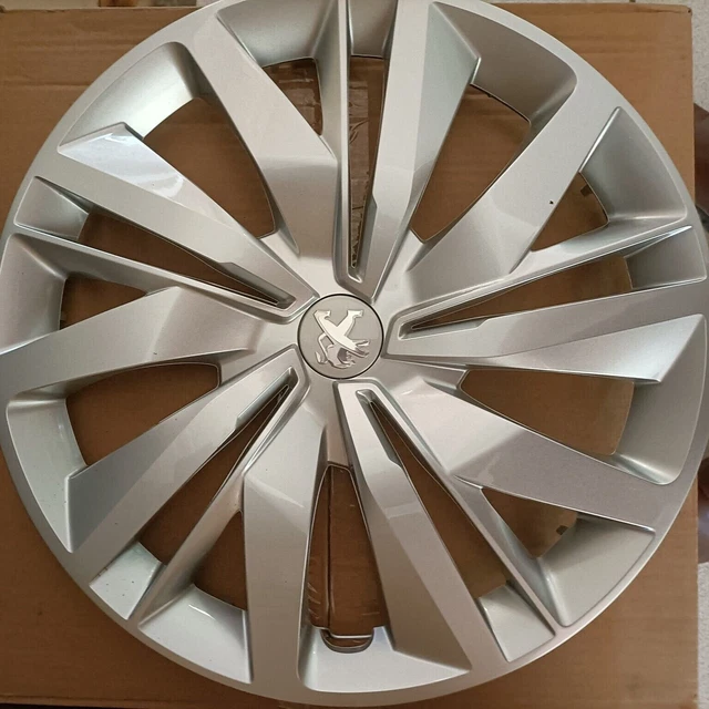 Enjoliveur Pour Peugeot 208 En 15 Pouces - Occasion En Bon état - Marque UN