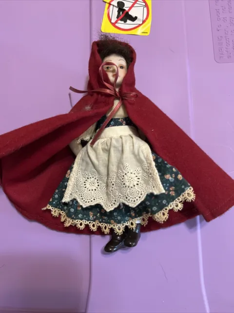 Fairy Tale Collection Little Red Riding Hood Avon Porcelain Doll  1985 sb12