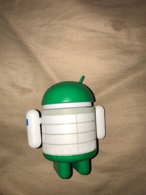 2018 Business Intern Host Android Google Vinyl Figure. HTF -  missing an antenna 3