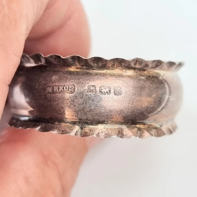 Anello tovagliolo argento antico, con marchio 1906, leggero e piccolo.
