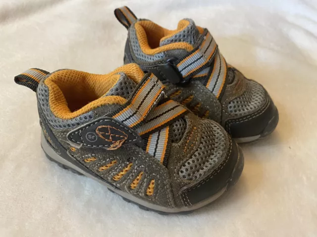 Stride Rite Osmond Sneaker Boys Size 5M, Orange brown Athletic Shoe