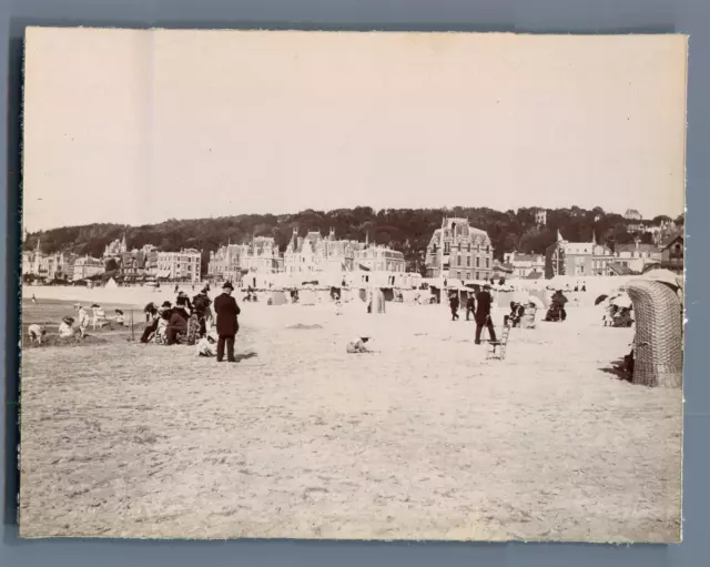 France, Trouville, Vue de la plage et les villas  Vintage citrate print. Tirag