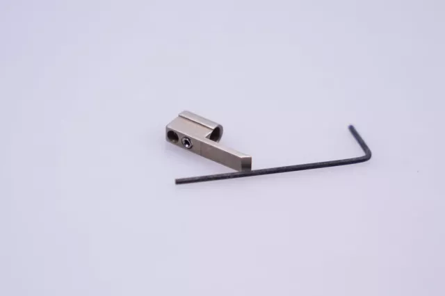 BALLUFF  BAM00L2   BMF 303-HW-33   Haltewinkel für magnetische Sensoren