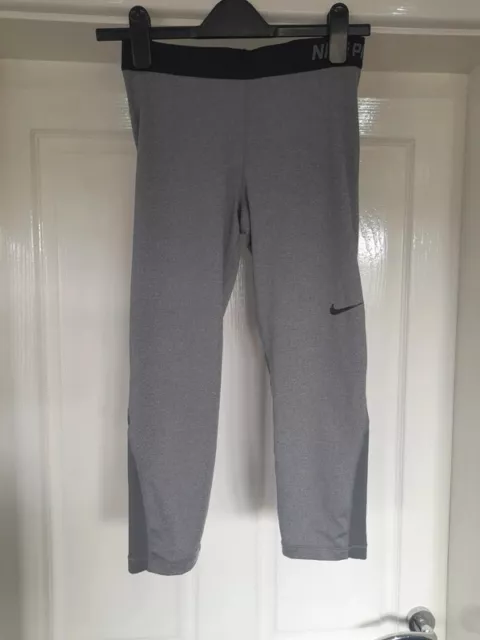 Nike Pro Dri-Fit Copped Leggings Ladies Size Medium - FREE POST