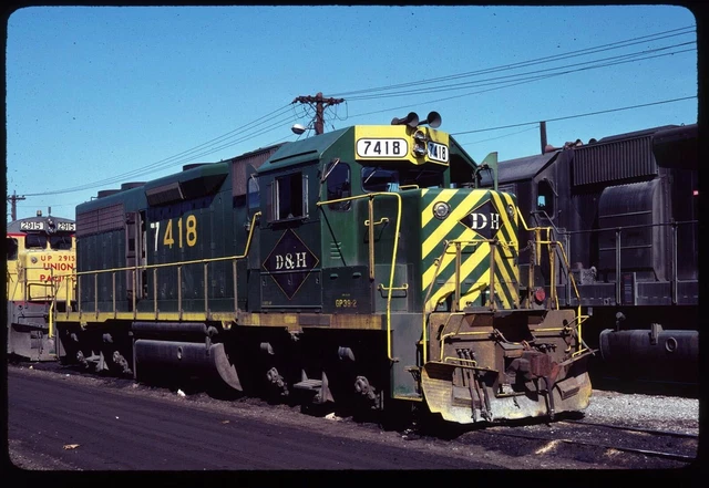 Original Rail Slide - DH Delaware & Hudson 7418 Oakwood 6-19-1979 ex Reading