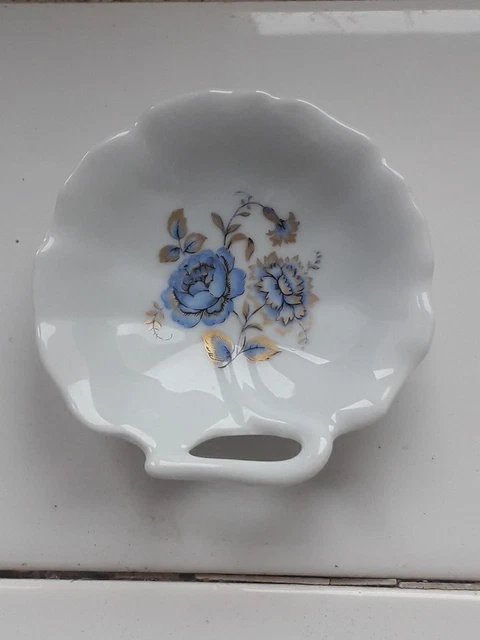 Grande Broche Décorative En PORCELAINE DE LIMOGES - Motif "Courtisan" - Réf. 03946J - Occasion