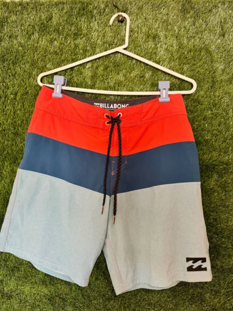 Billabong Platinum X Boardshorts Mens size 30