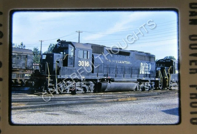 Original '71 Kodachrome Slide PC Penn Central 3016 GP40 Cincinnati, OH    30S19