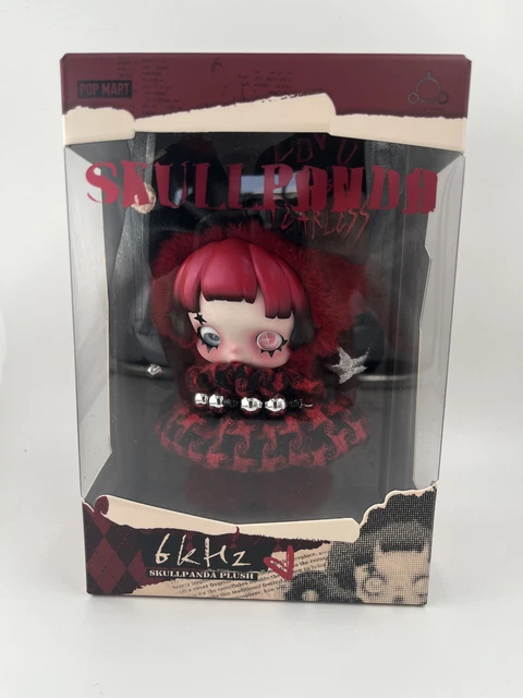 SKULLPANDA Plush-6kHz POP MART - Action Figure Edizione Limitata Europa 2025 - 17cm - Foto 2