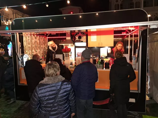 Imbiss,-Cocktail,- Bierwagen , Foodtrack