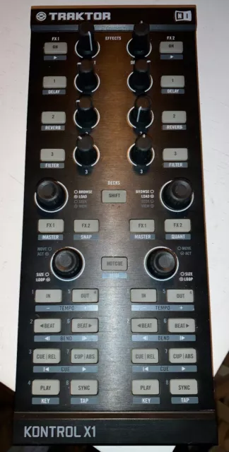 NI TRAKTOR KONTROL X1 DJ Controller