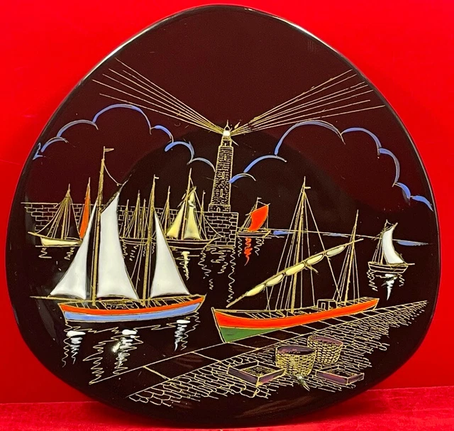 ASSIETTE NUMEROTEE PEINTE A LA MAIN EN CÉRAMIQUE DE LONGWY - Port de pêche