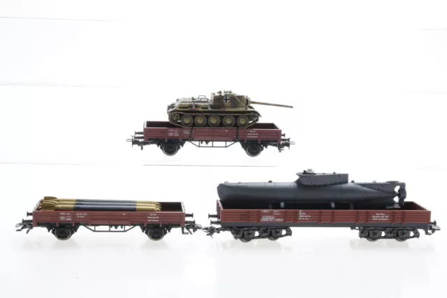 H0 Märklin Niederbordwagen mit Panzer + Torpedo + U-Boot Güterwagen AC Konv. M41