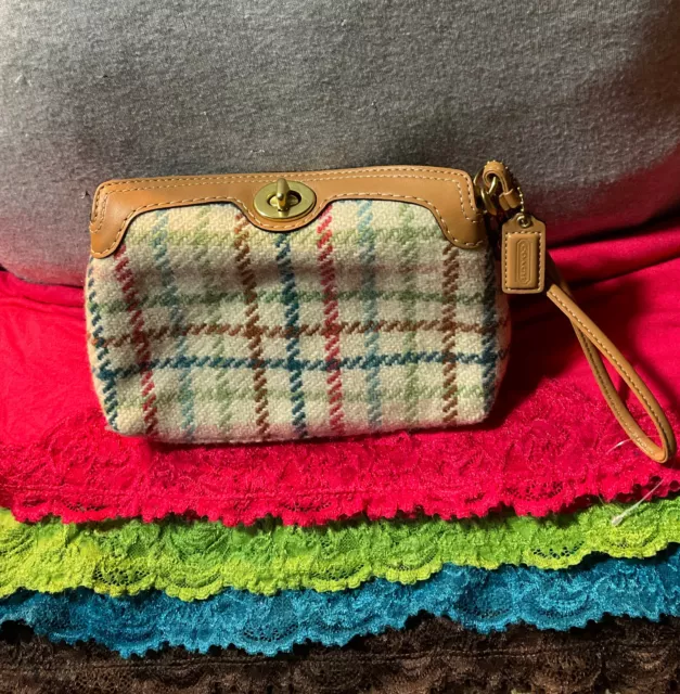 Coach wristlet uk shop