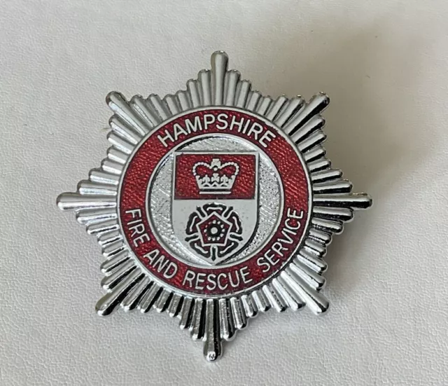 Obsolete, Original, Hampshire    Fire  & Rescue Service,  Cap Badge.