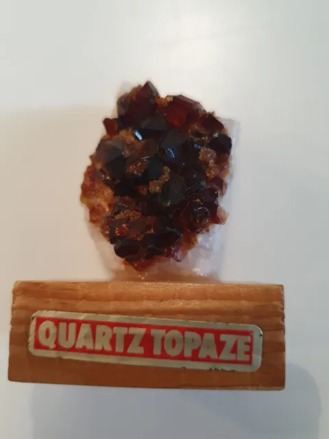 Présentoir avec pierre en Quartz Topaze