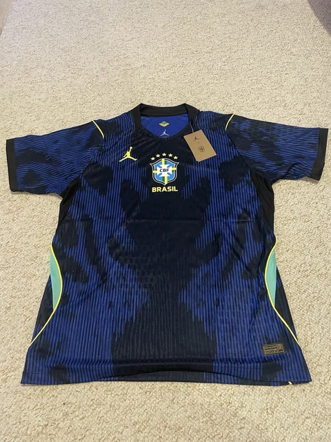 Maillot Domicile Brésil 1998 – Roberto Carlos – Signé à La Main – Pièce De Collection