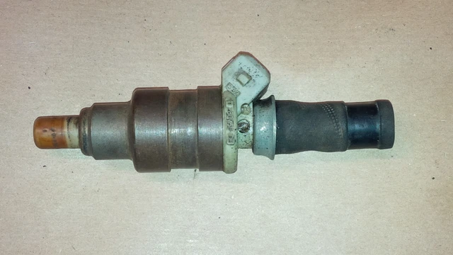 fuel-injector-carlton-senator-monza-royale-manta-kadett-0928104-bosch