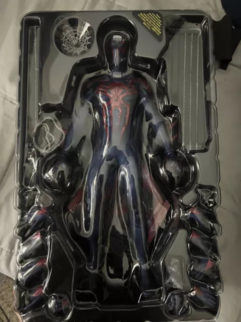 Hot Toys Spider Man 2099 2