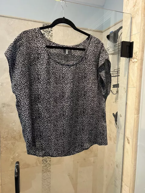 Joie Rancher Top Blouse Medium Gray Black Cheetah  Short Sleeve 100% Silk