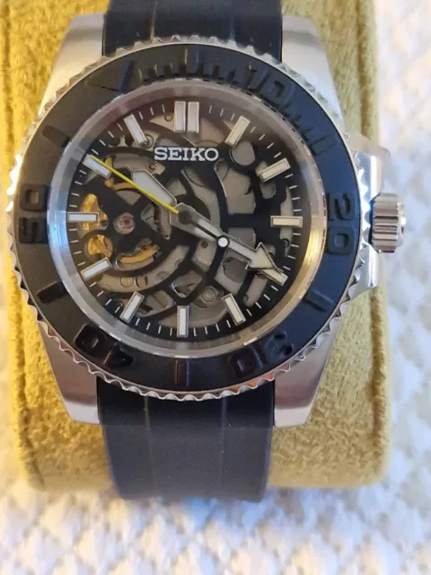 Reloj Seiko Diver's Esqueleto 40mm Nh70